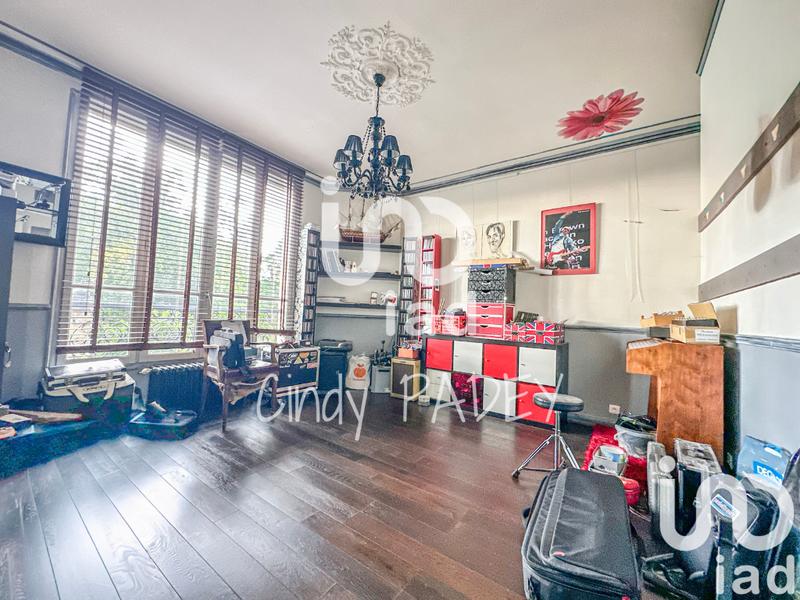 Maison - 220 m² - 9 pièces