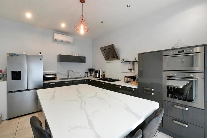 Maison - 150 m² - 5 pièces