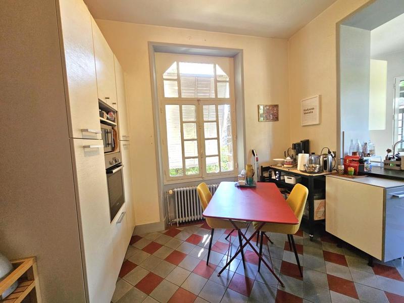 Maison - 210 m² - 8 pièces