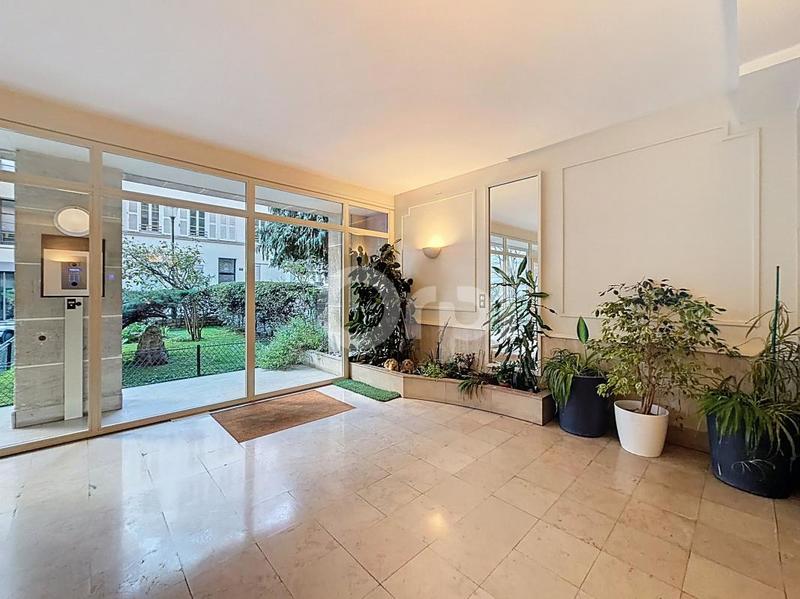 Studio - 25 m² - 1 pièce