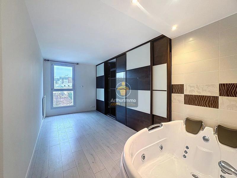 Appartement - 114 m² - 6 pièces