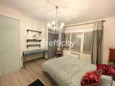 Maison - 94 m² - 5 pièces