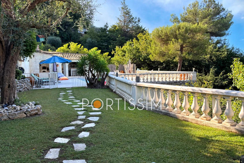 Maison - 275 m² - 8 pièces