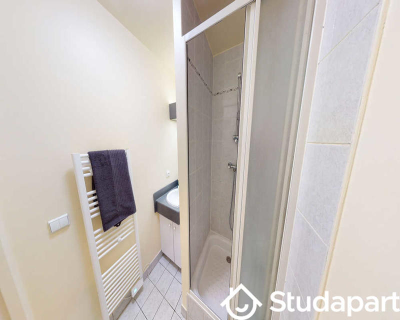 Chambre - 90 m² - 1 pièce