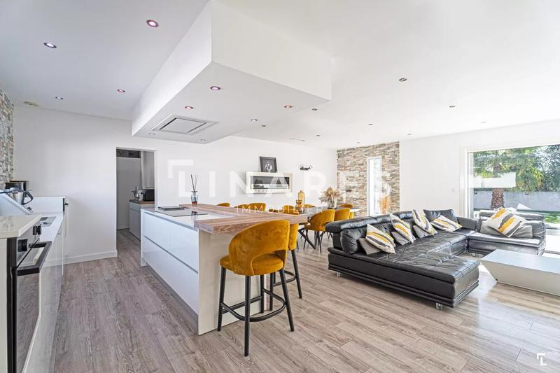 Maison - 158 m² - 5 pièces