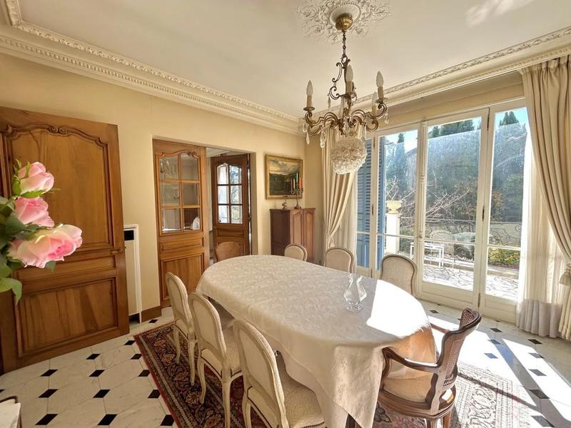 Villa - 194 m² - 6 pièces