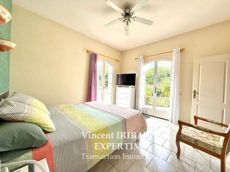 Propriété - 202 m² - 7 pièces