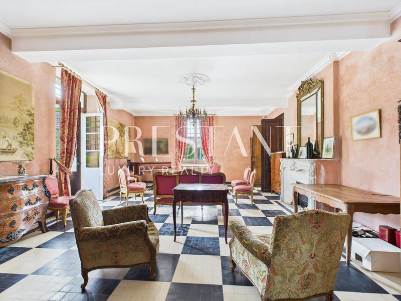Maison - 400 m² - 10 pièces