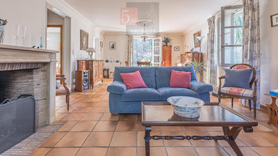 Maison - 210 m² - 6 pièces