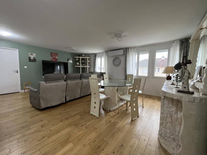 Maison traditionnelle - 65 m² - 5 pièces