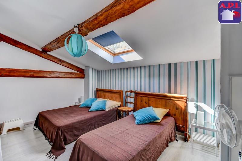 Maison - 463 m² - 18 pièces