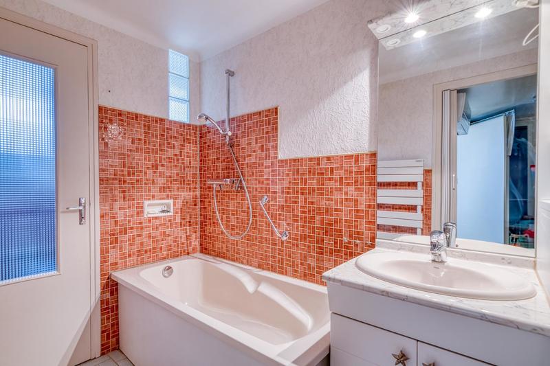 Maison traditionnelle - 191 m² - 7 pièces