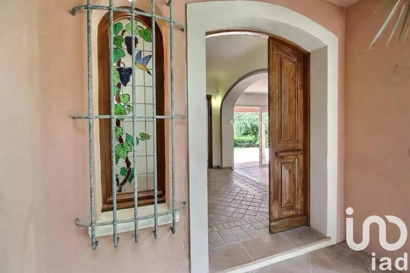 Maison - 240 m² - 5 pièces