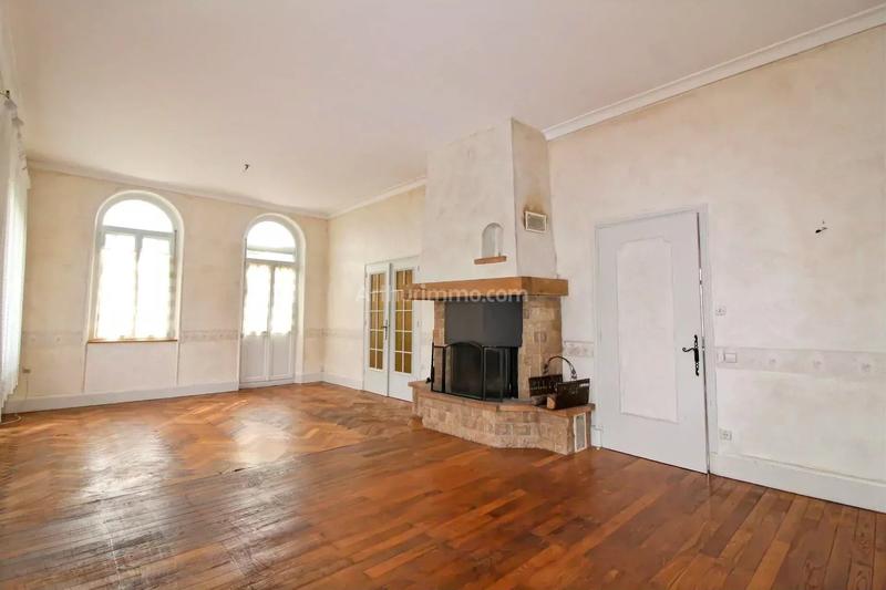 Maison - 202 m² - 7 pièces