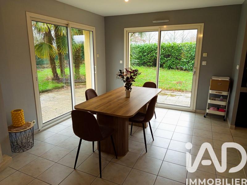 Maison - 96 m² - 5 pièces