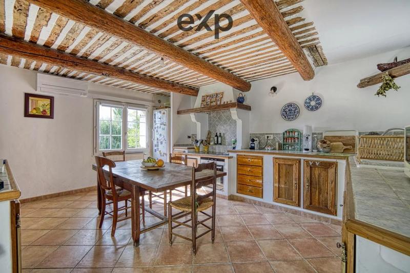 Propriété - 176 m² - 6 pièces