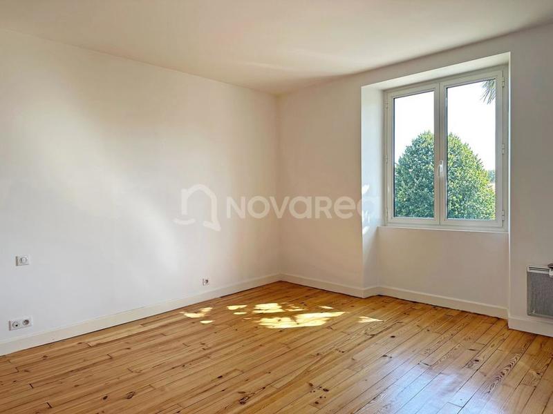 Maison - 644 m² - 17 pièces