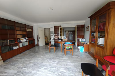 Appartement - 80 m² - 3 pièces