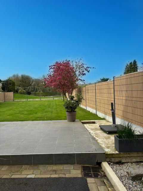 Maison - 285 m² - 8 pièces