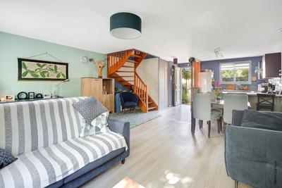 Maison - 93 m² - 4 pièces