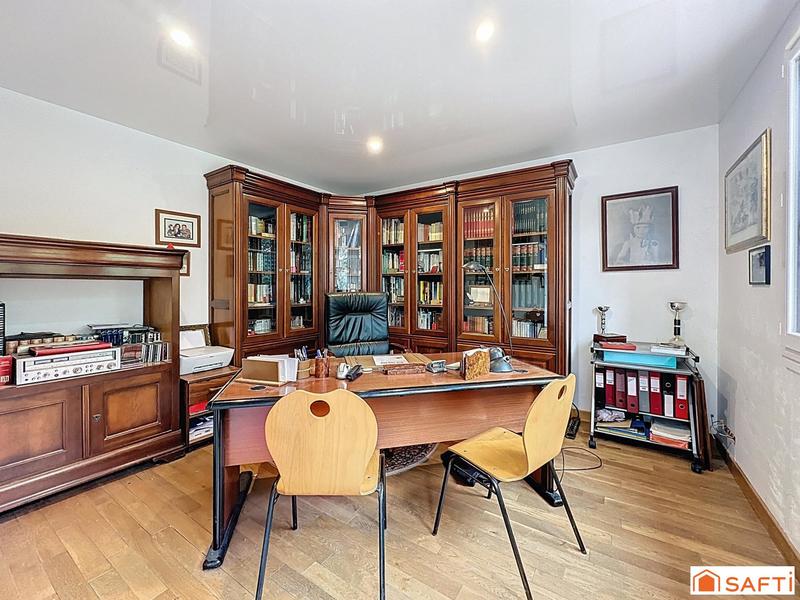 Maison - 240 m² - 7 pièces