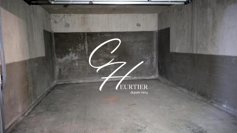 Parking / Garage - 17 m²