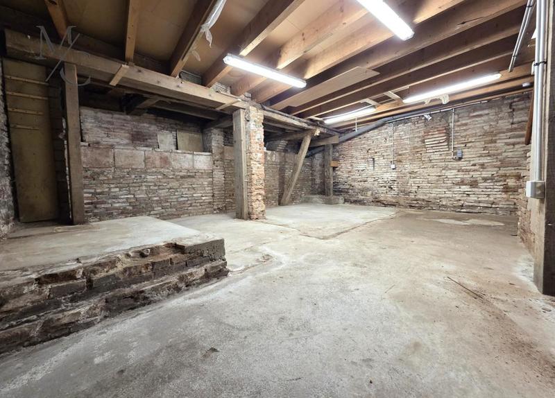 Local commercial - 80 m² - 5 pièces