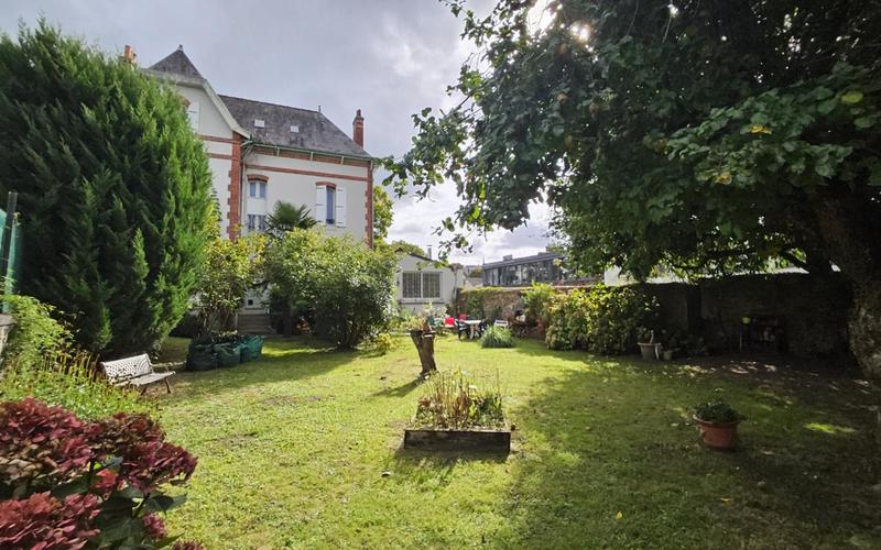 Maison de maîtres - 180 m² - 8 pièces