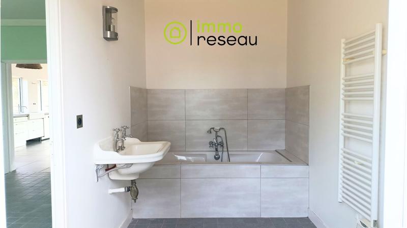 Maison - 196 m² - 8 pièces