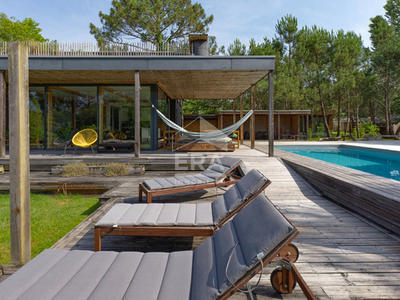 Villa - 250 m² - 7 pièces