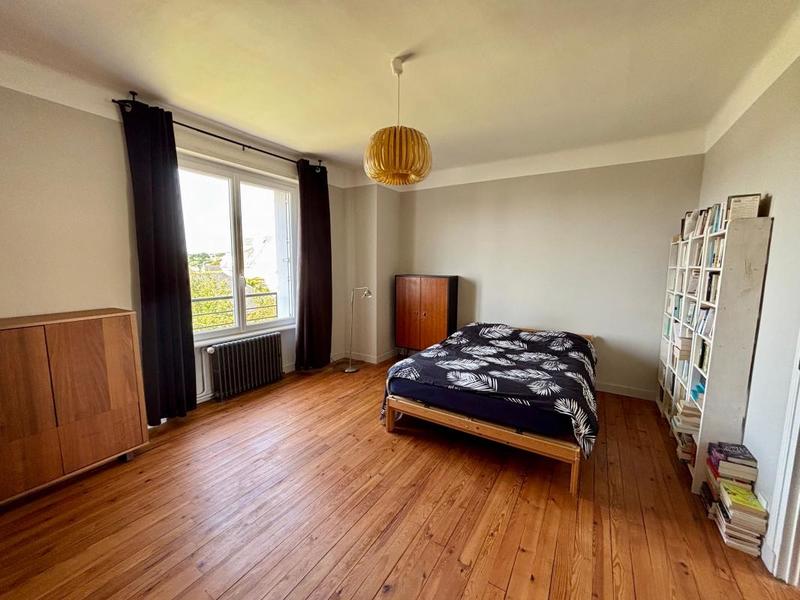 Maison - 218 m² - 7 pièces