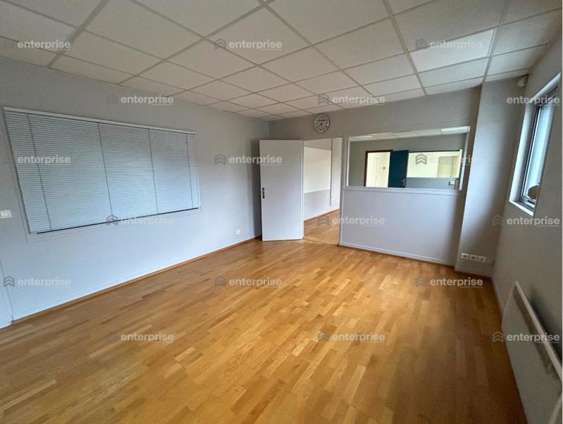 Bureau - 68 m²