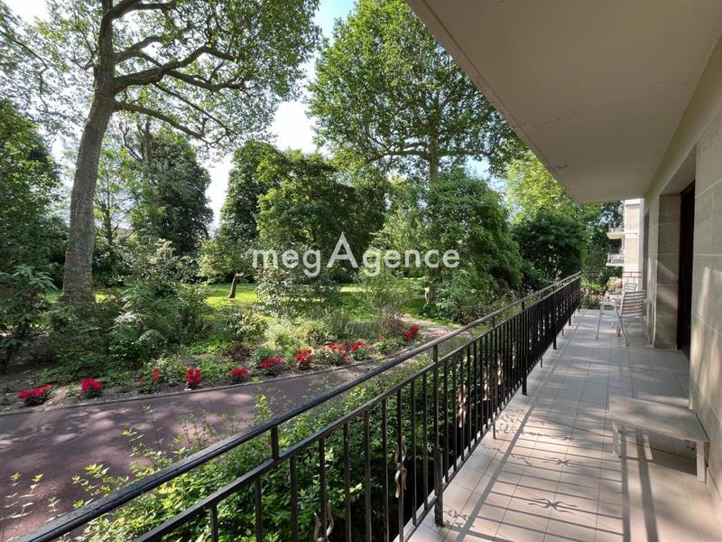 Appartement - 165 m² - 6 pièces