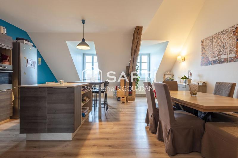 Appartement - 134 m² - 7 pièces
