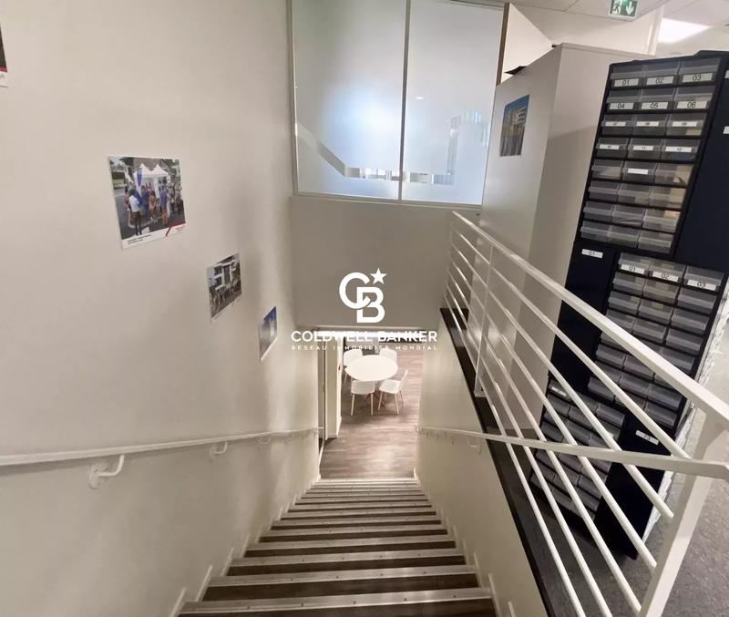 Local commercial - 255 m² - 6 pièces