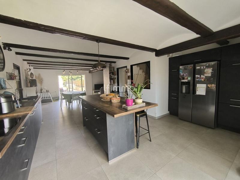 Propriété - 260 m² - 9 pièces