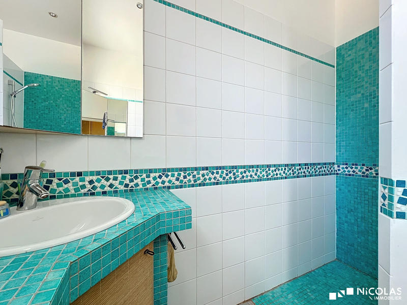 Maison - 228 m² - 8 pièces