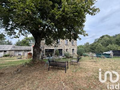 Maison - 197 m² - 8 pièces