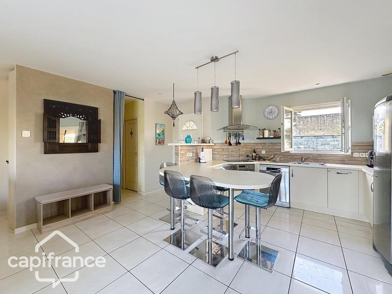 Maison - 104 m² - 5 pièces