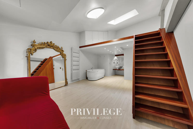 Appartement - 160 m² - 4 pièces