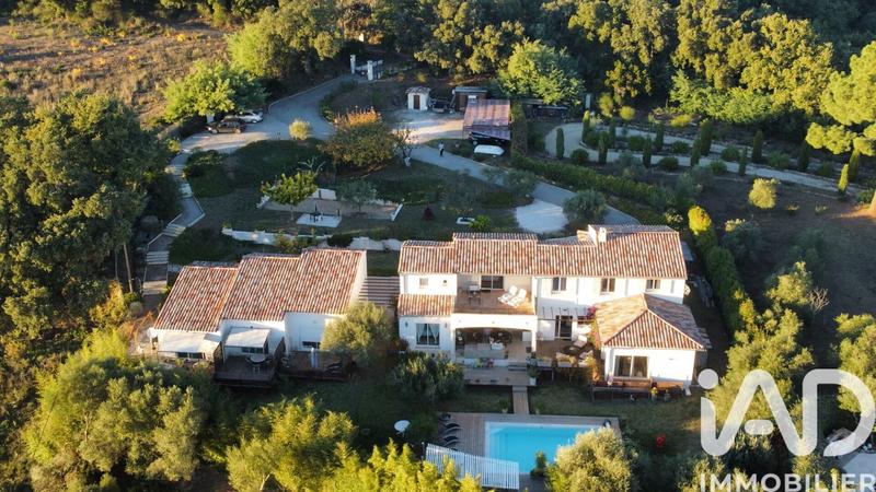 Maison - 320 m² - 13 pièces