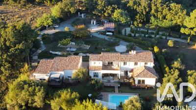 Maison - 320 m² - 13 pièces