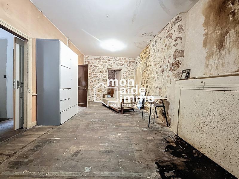 Maison - 300 m² - 12 pièces