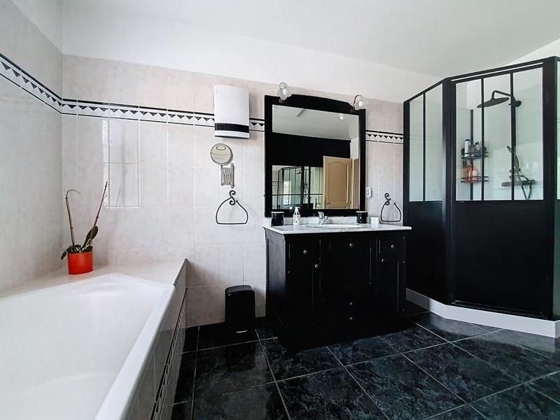 Maison - 170 m² - 5 pièces