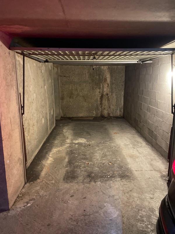 Parking / Garage - 14 m²