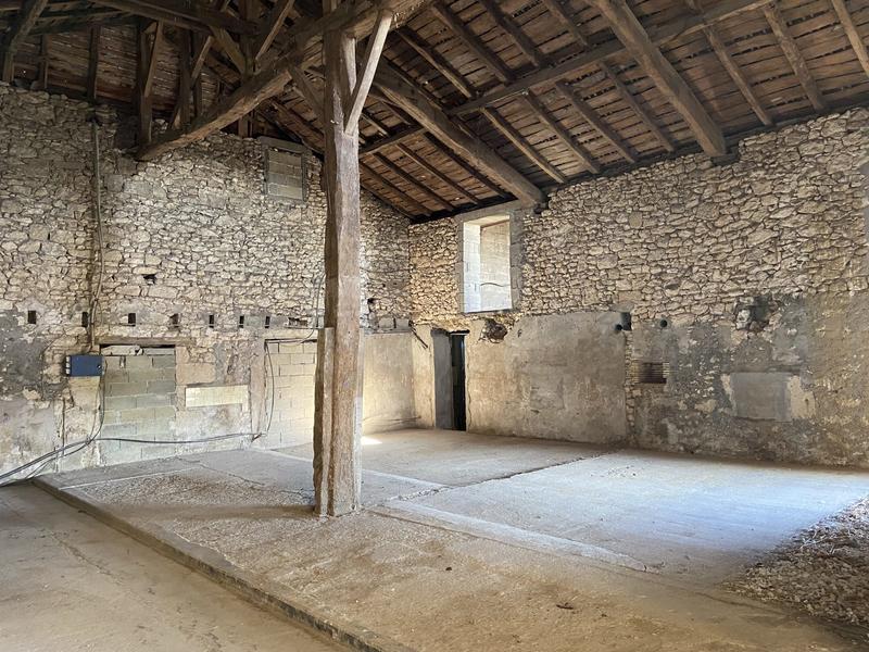 Maison traditionnelle - 352 m² - 23 pièces