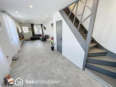 Maison - 94 m² - 4 pièces