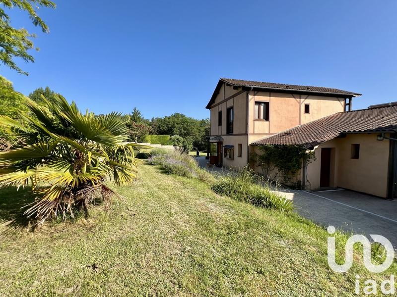 Maison - 215 m² - 7 pièces