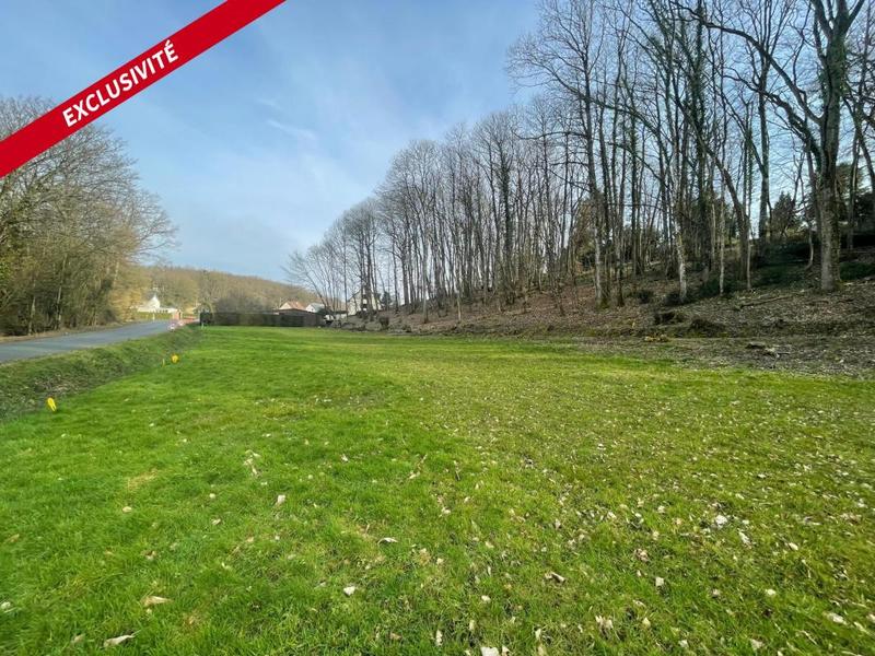 Terrain constructible - 1 349 m²