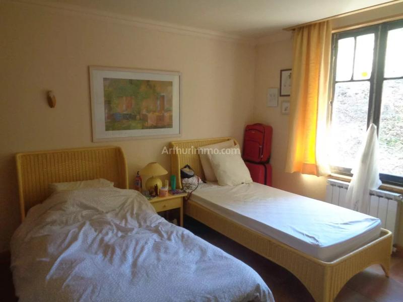 Maison - 240 m² - 10 pièces